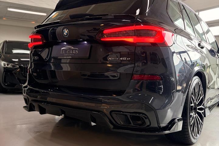 Sort BMW X5 fra 2022