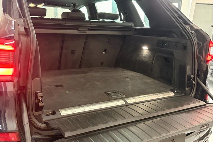 Sort BMW X5 fra 2022