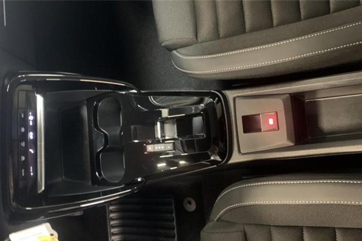 Rød Citroën e-C3 Aircross fra 2025