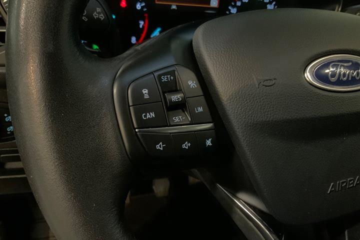 Blå Ford Focus fra 2018