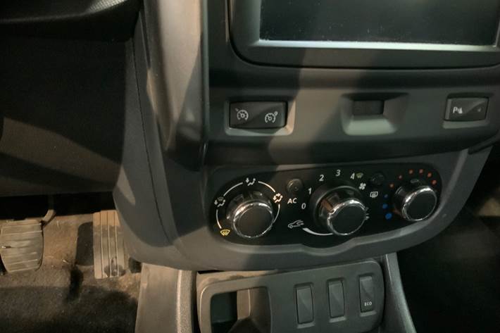 Sort Dacia Duster fra 2014