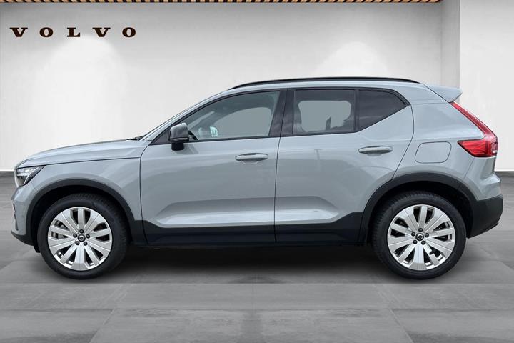 Grå Volvo EX40 fra 2025