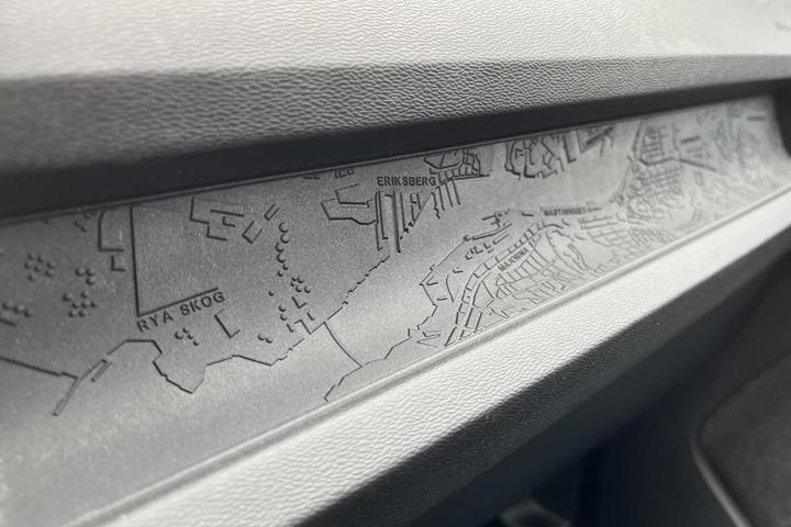Grå Volvo EX40 fra 2025