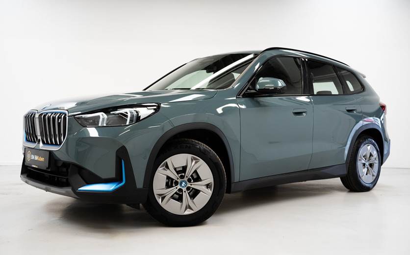 BMW iX1 xDrive30 Charged