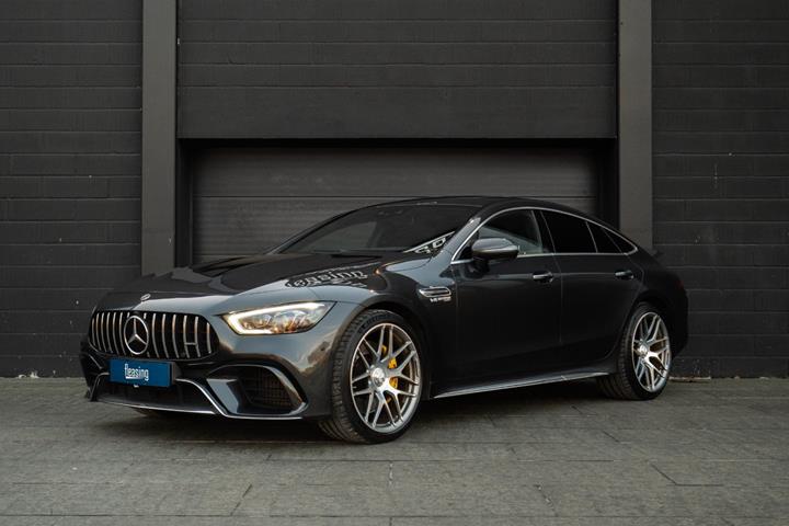 Grå Mercedes AMG GT 63 fra 2018