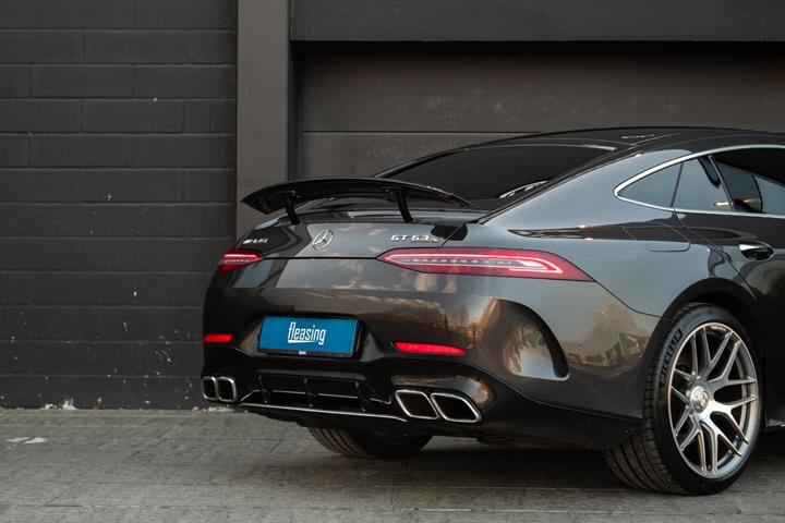 Grå Mercedes AMG GT 63 fra 2018