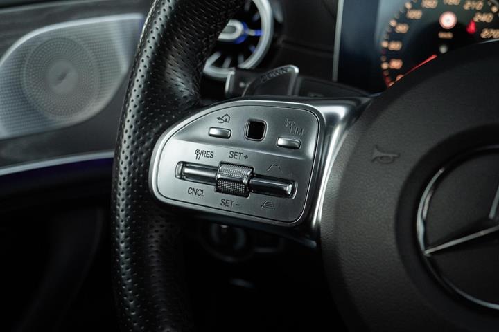 Grå Mercedes AMG GT 63 fra 2018