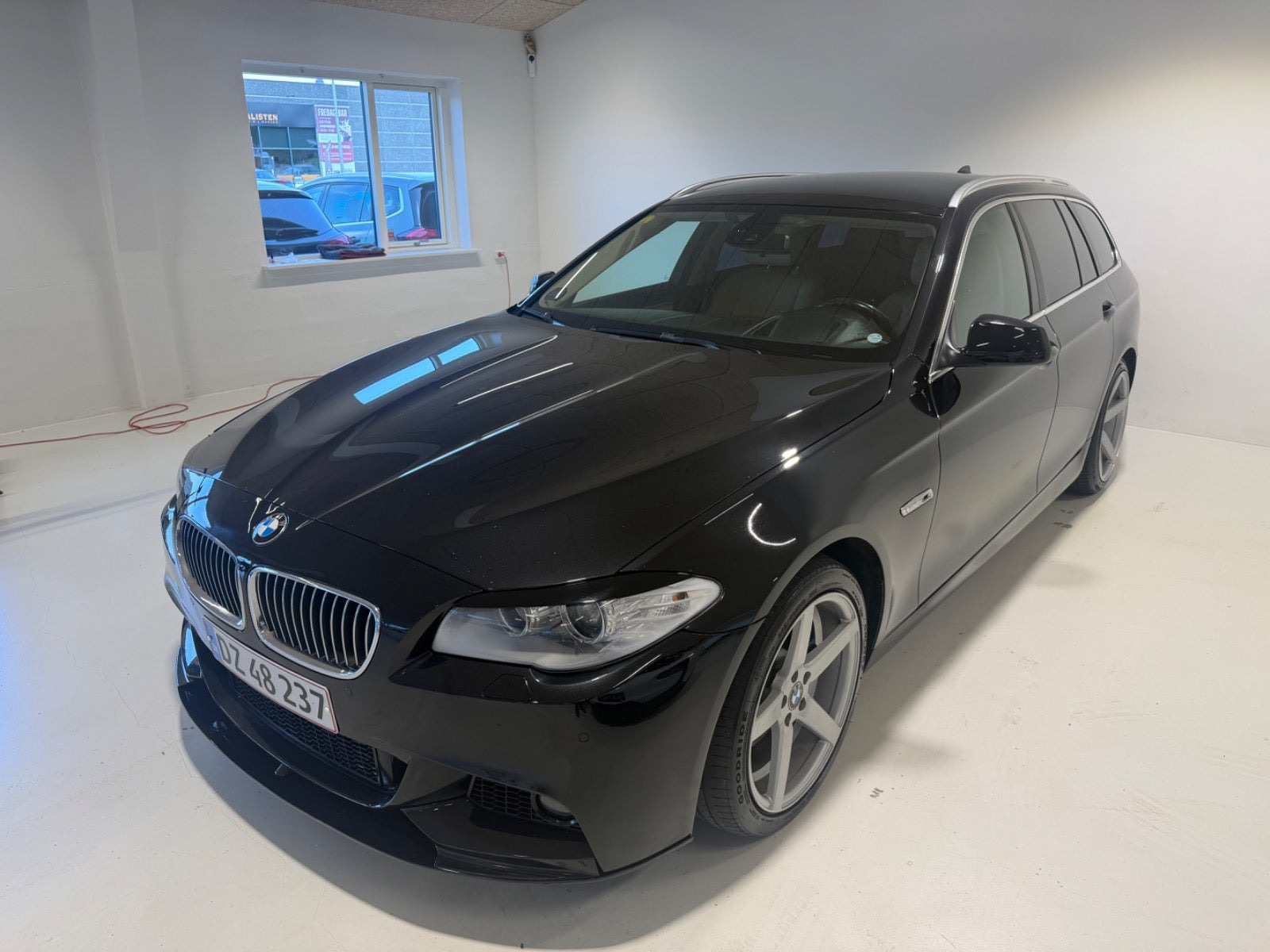 Sort BMW 520d fra 2010