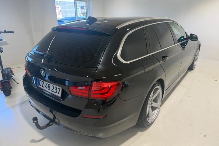 Sort BMW 520d fra 2010