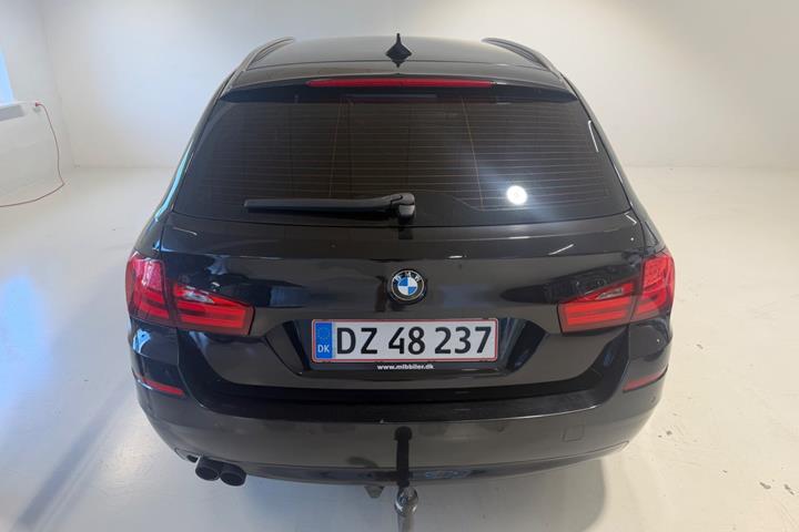 Sort BMW 520d fra 2010