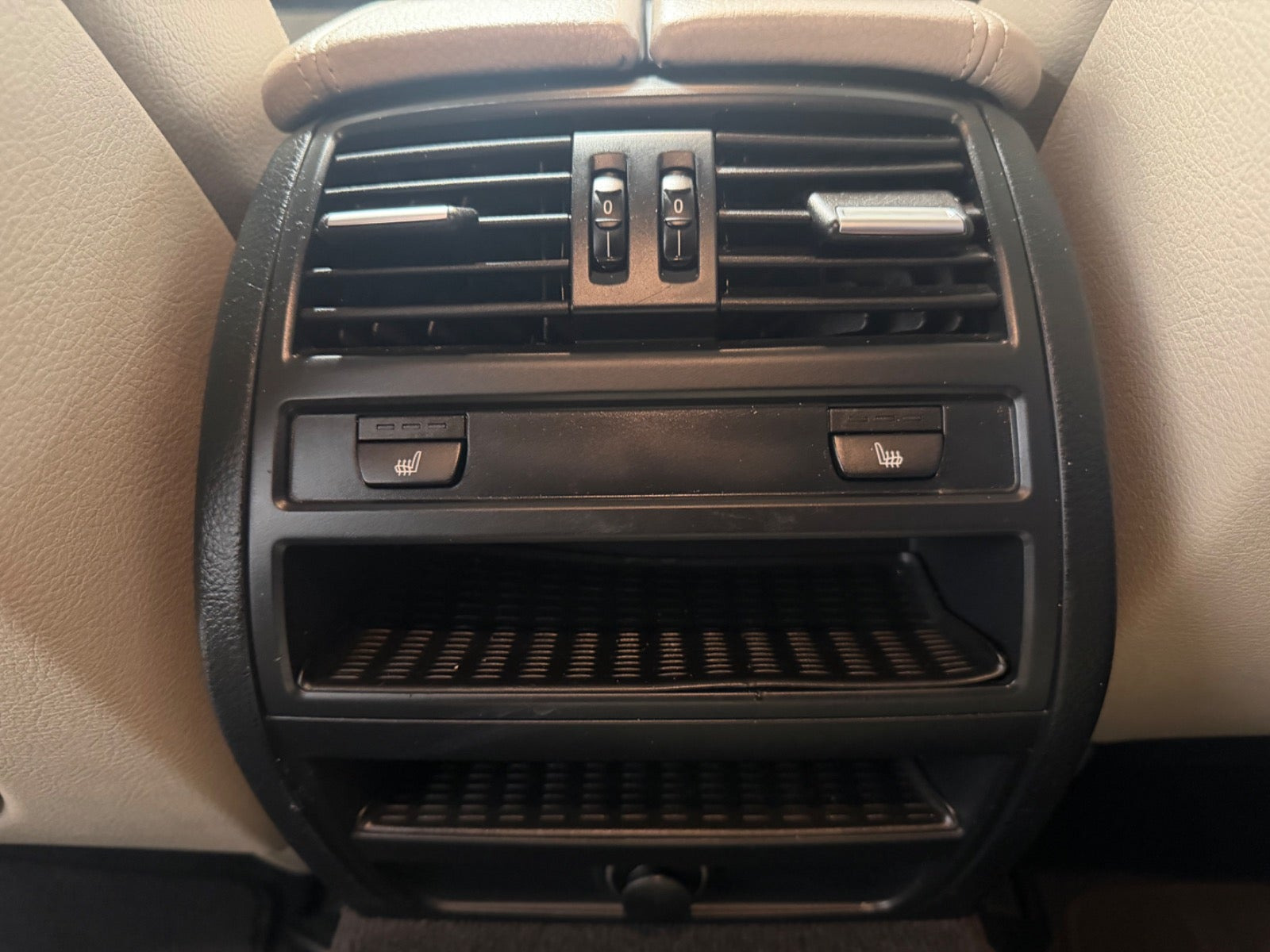 Sort BMW 520d fra 2010