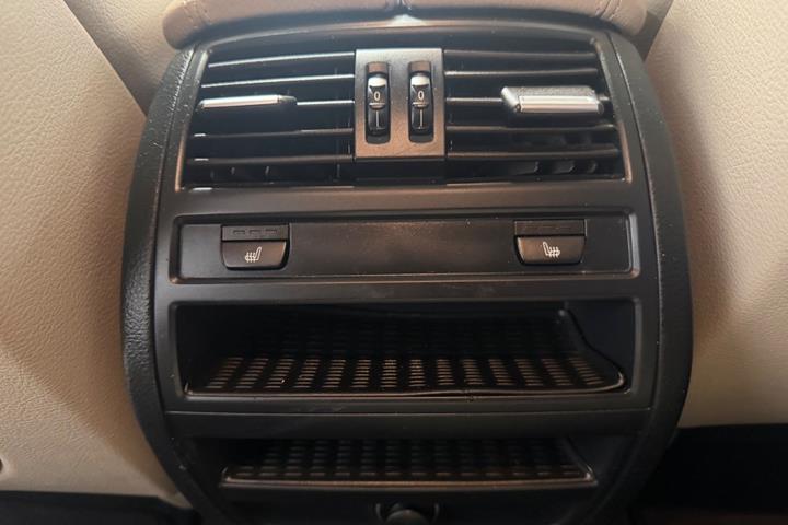 Sort BMW 520d fra 2010