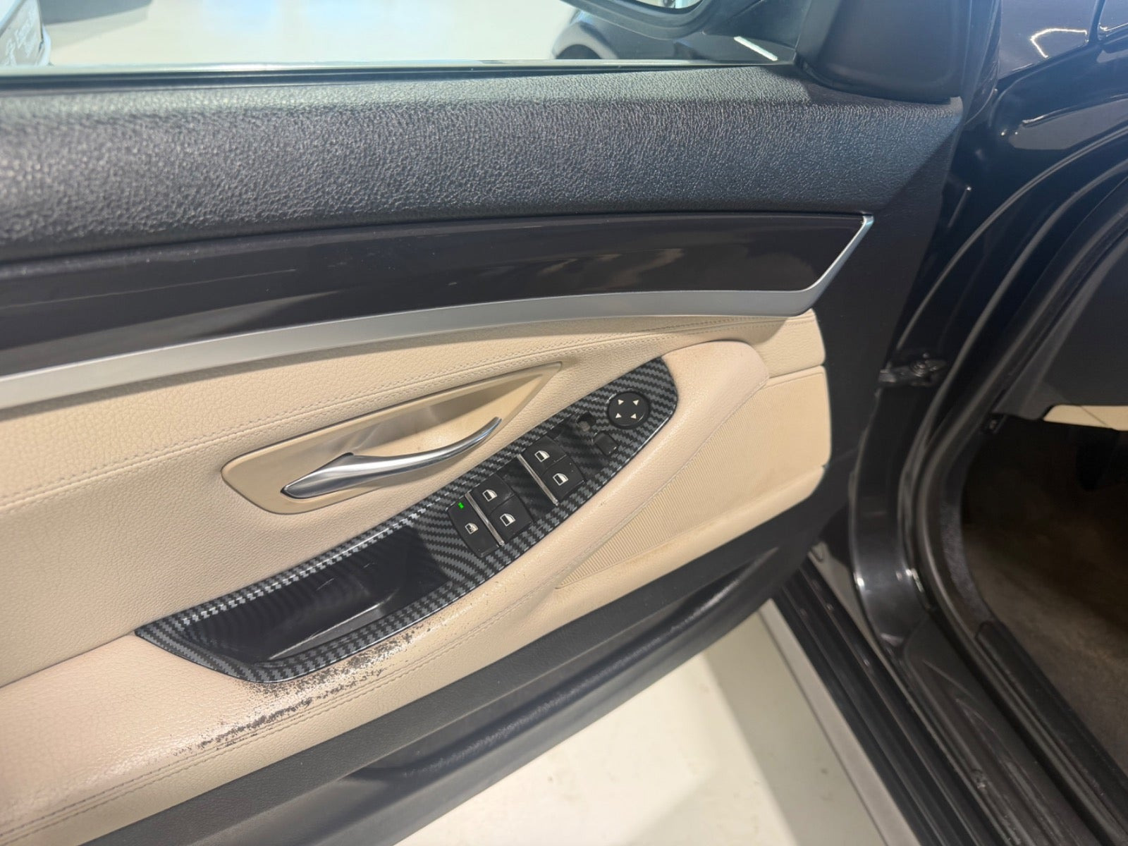 Sort BMW 520d fra 2010