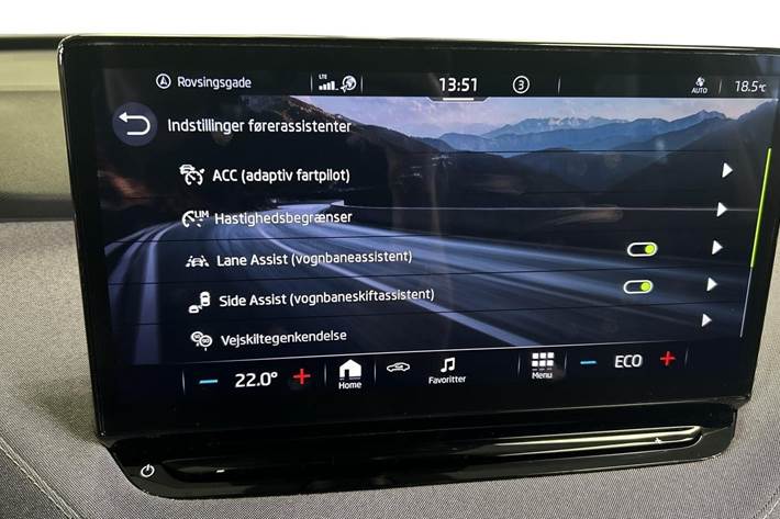 Hvid Skoda Enyaq fra 2021