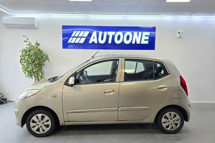 Orange Hyundai i10 fra 2011