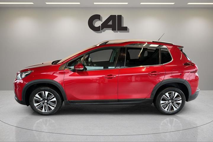 Rød Peugeot 2008 fra 2019