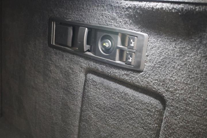Blå BMW iX fra 2023