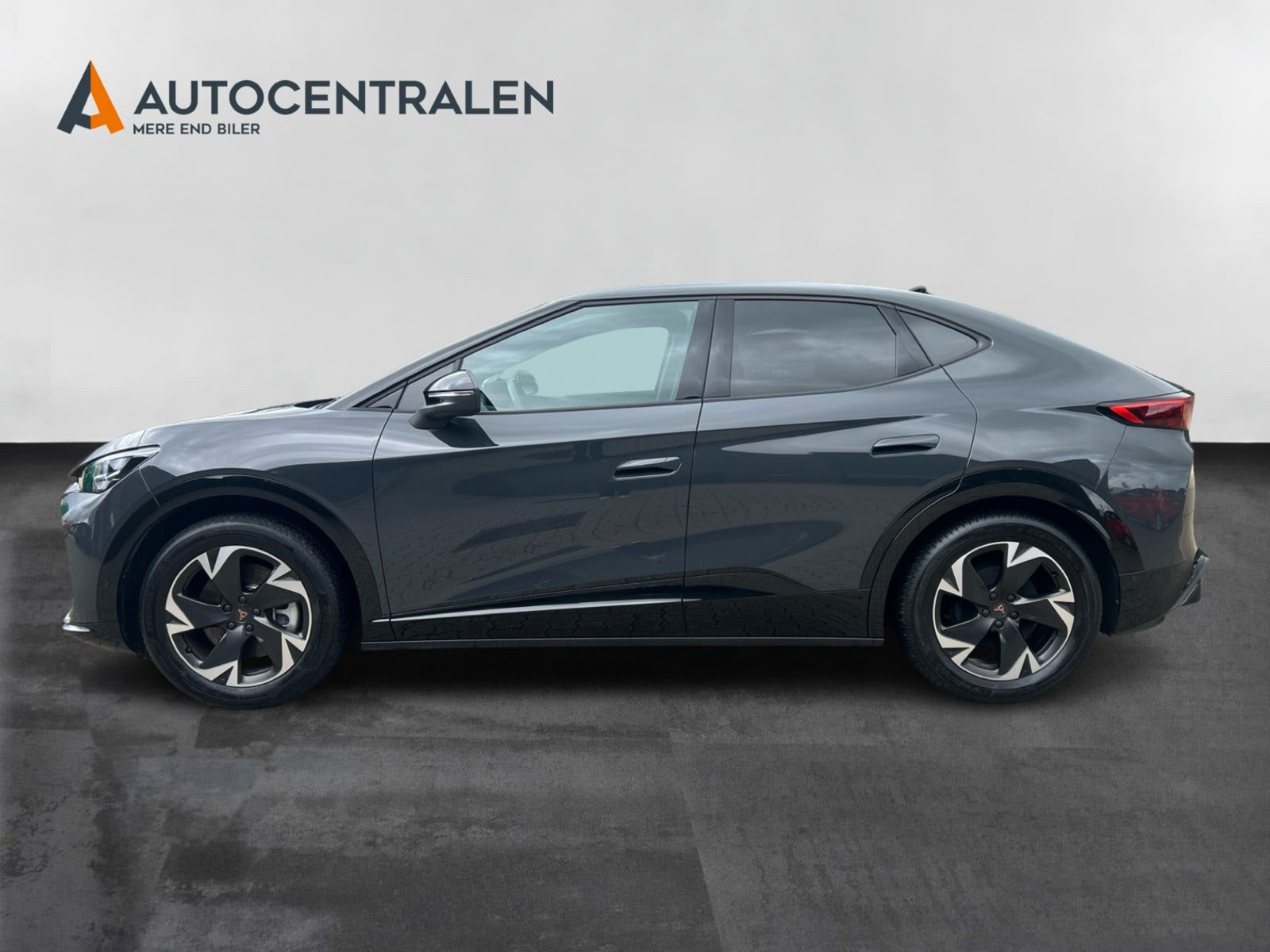 Grå Cupra Tavascan fra 2024