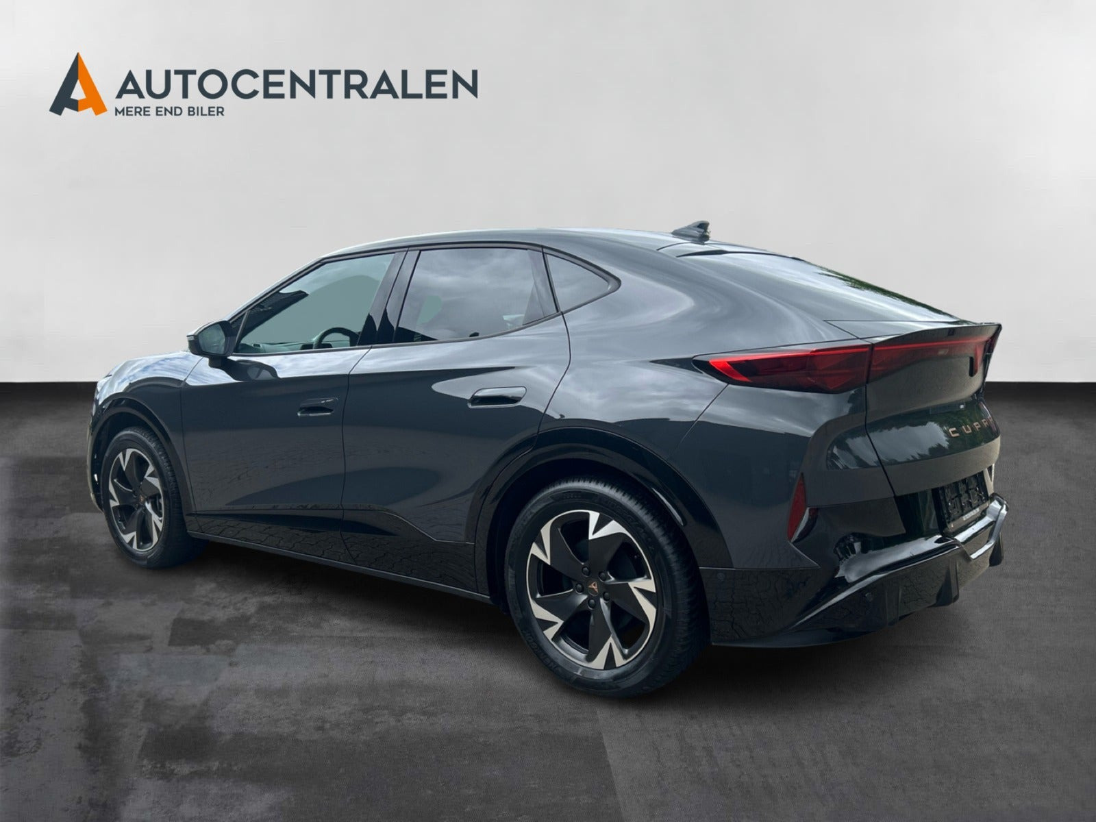 Grå Cupra Tavascan fra 2024