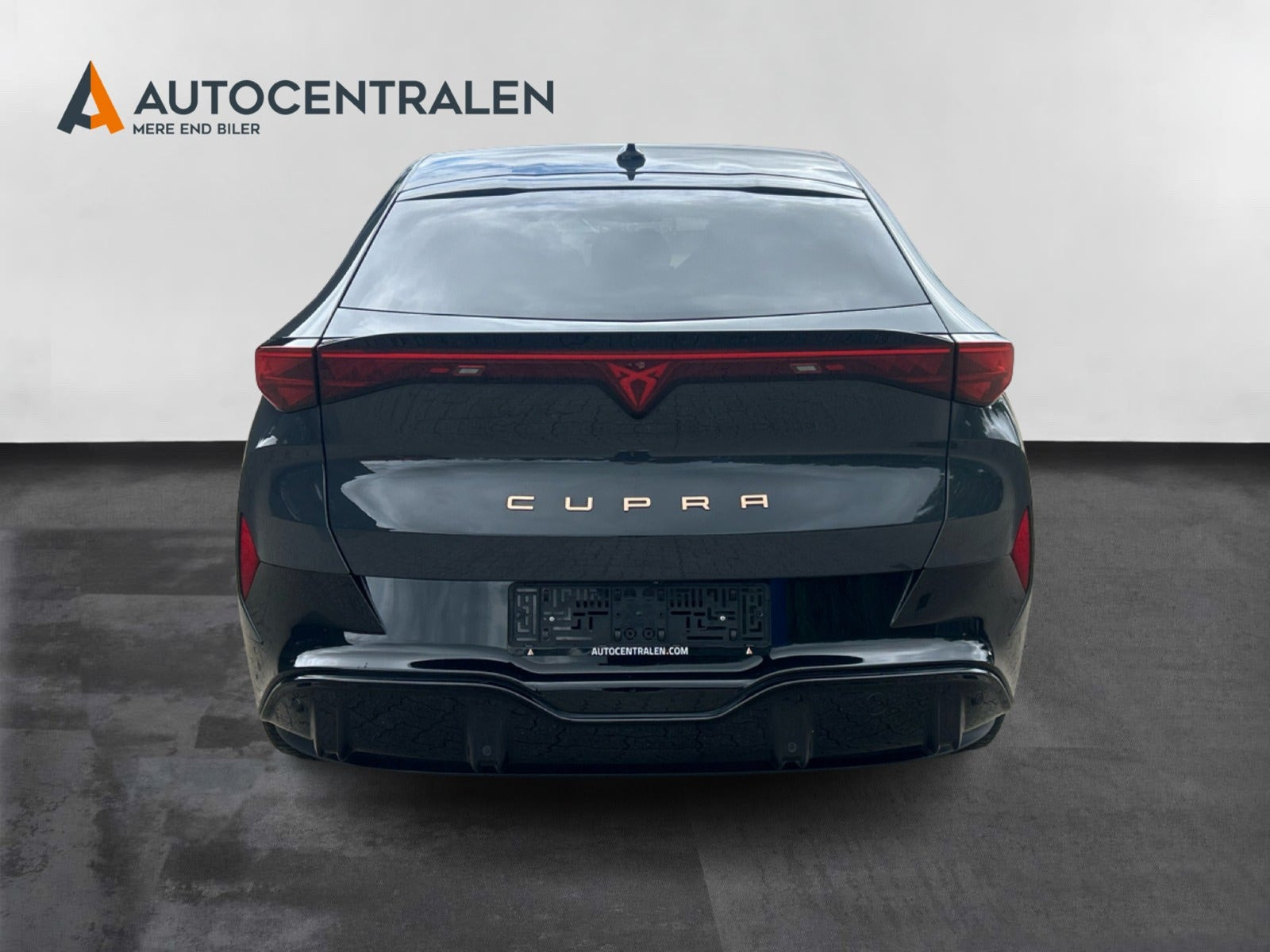 Grå Cupra Tavascan fra 2024