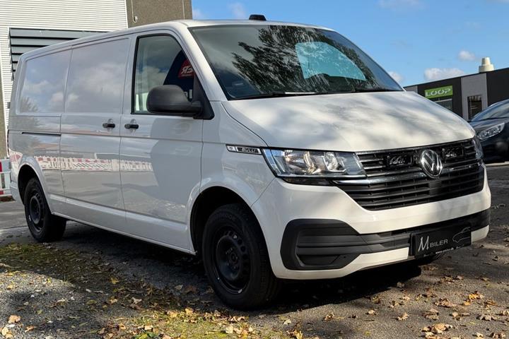 Hvid VW Transporter fra 2021