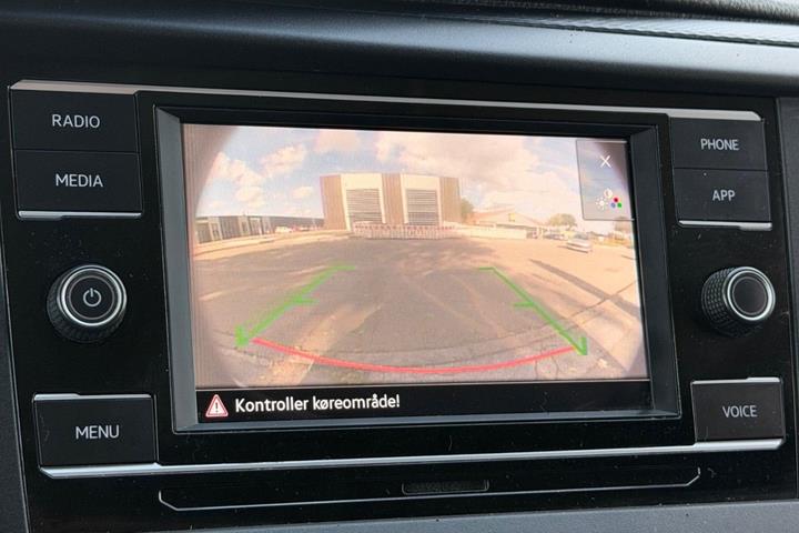 Hvid VW Transporter fra 2021