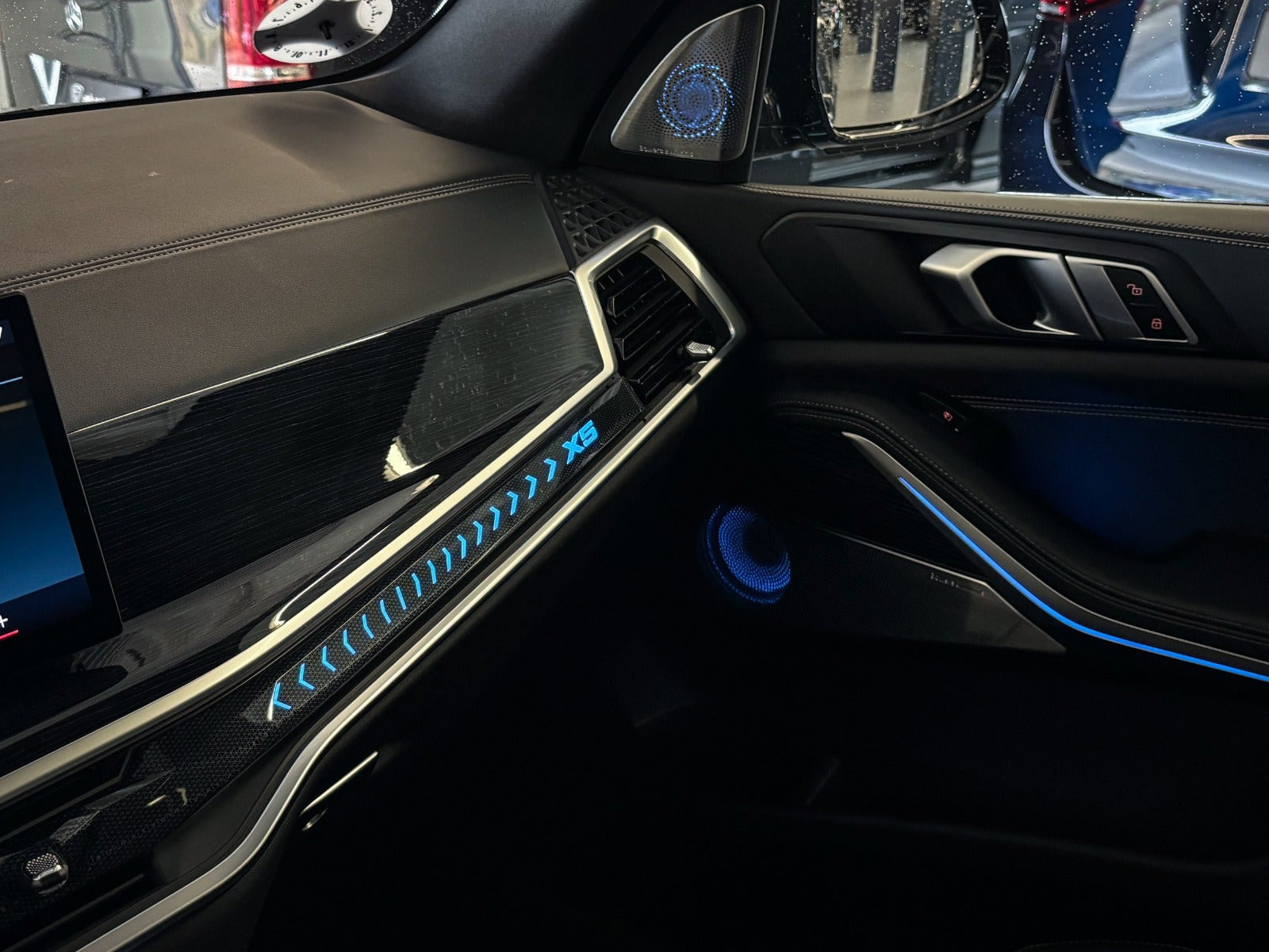 Grå BMW X5 fra 2023