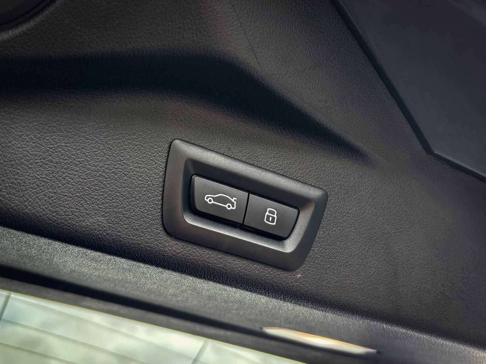 Grå BMW X5 fra 2023