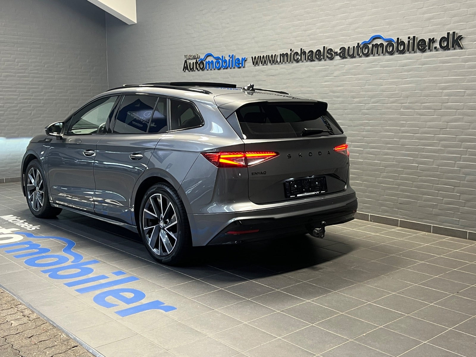 Grå Skoda Enyaq fra 2025