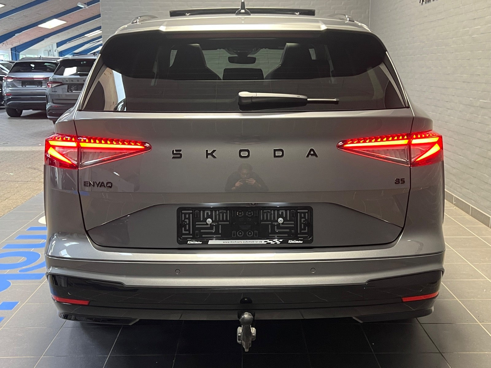 Grå Skoda Enyaq fra 2025
