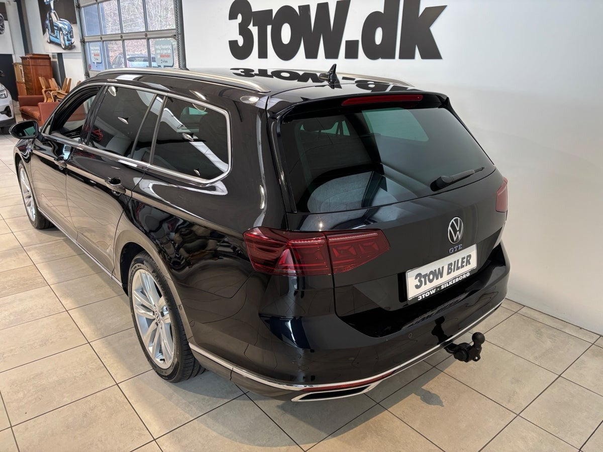 Sort VW Passat fra 2021