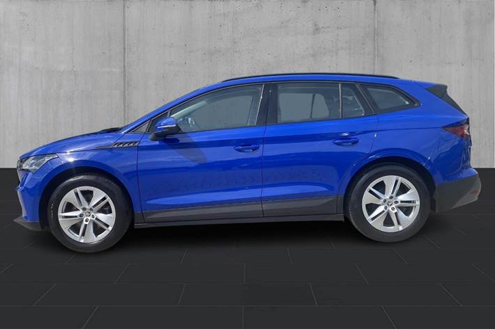 Blå Skoda Enyaq fra 2022