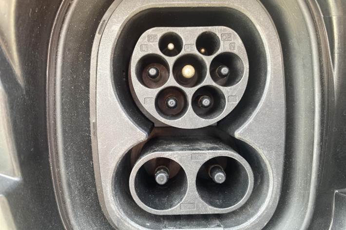 Blå Skoda Enyaq fra 2022