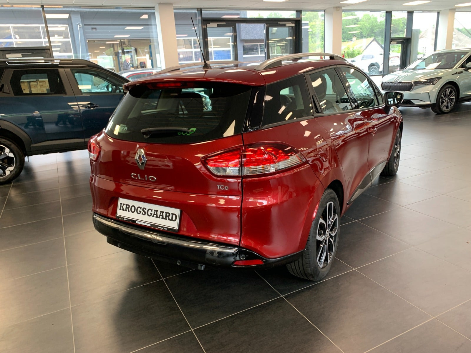 Grå Renault Clio IV fra 2016