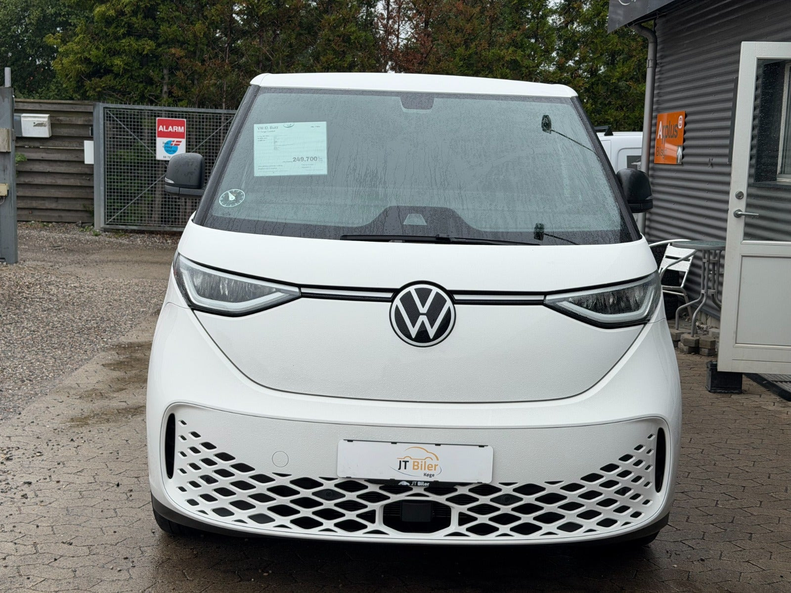 Hvid VW ID.Buzz fra 2024