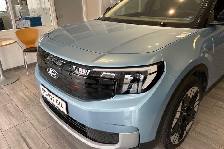 Blå Ford Explorer fra 2025