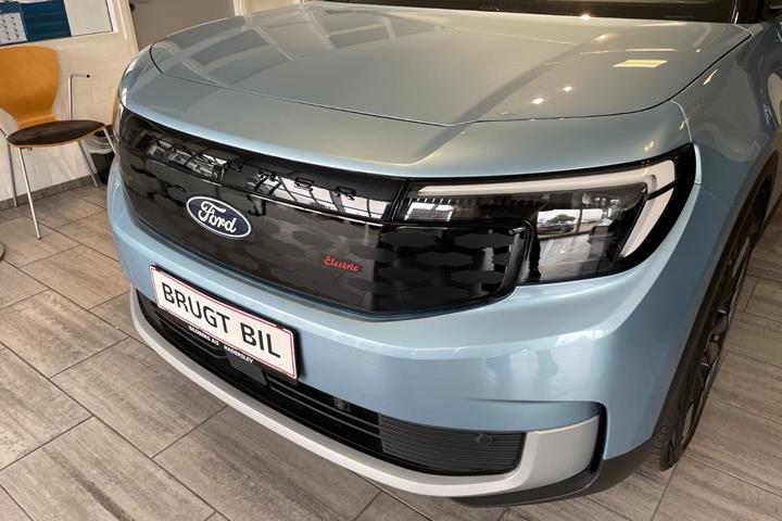 Blå Ford Explorer fra 2025