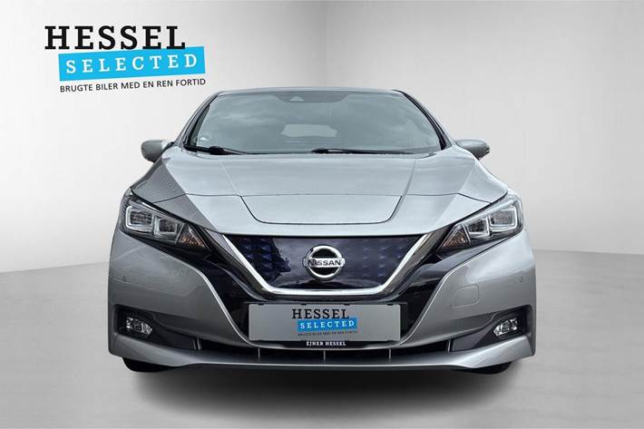 Sølv Nissan Leaf fra 2021