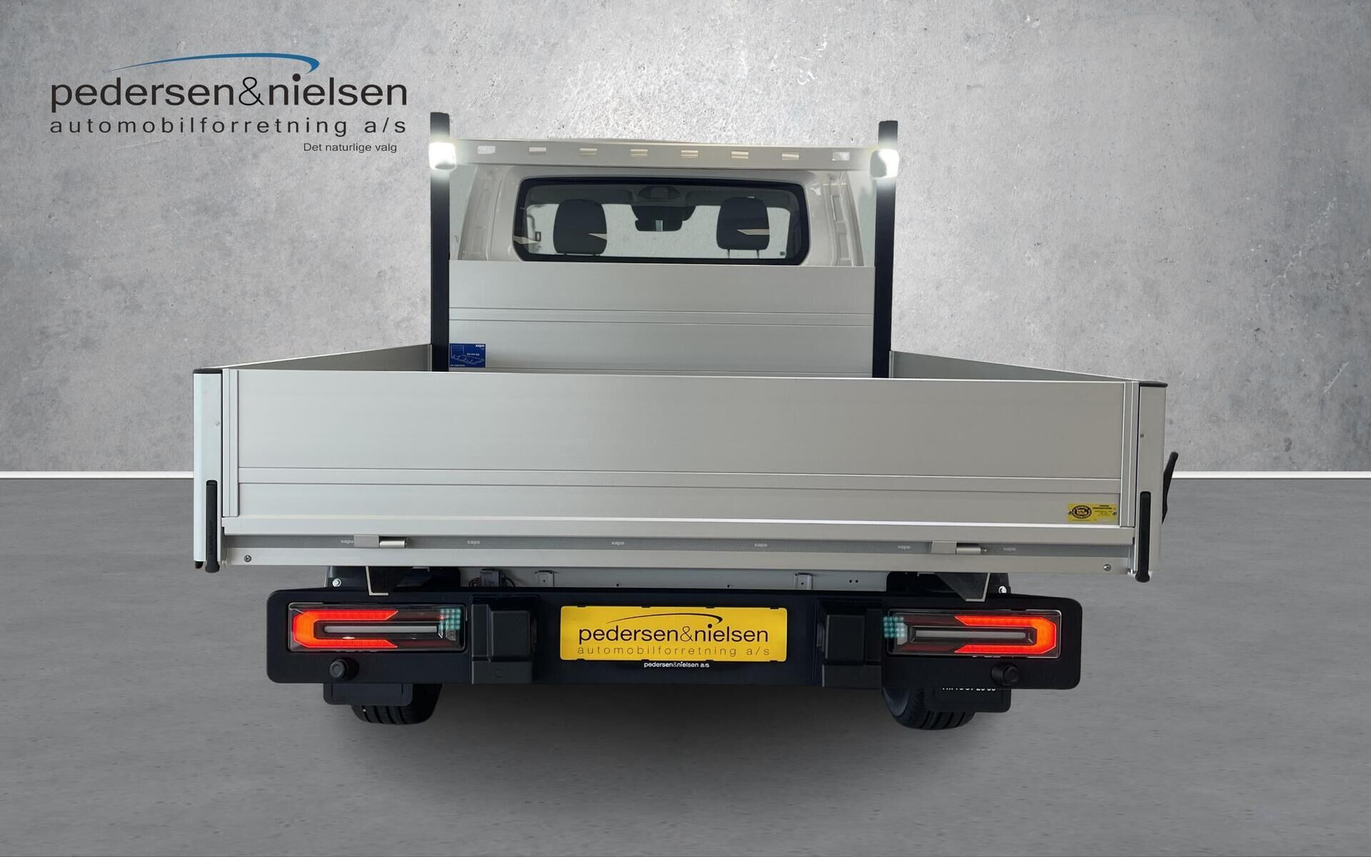 Hvid Kia PV5 Chassis fra 2026 set udefra