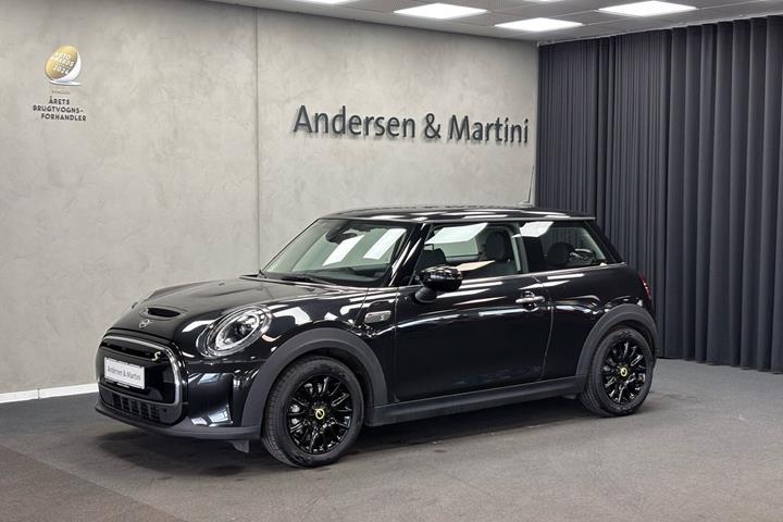 Sort Mini Cooper fra 2023 set udefra
