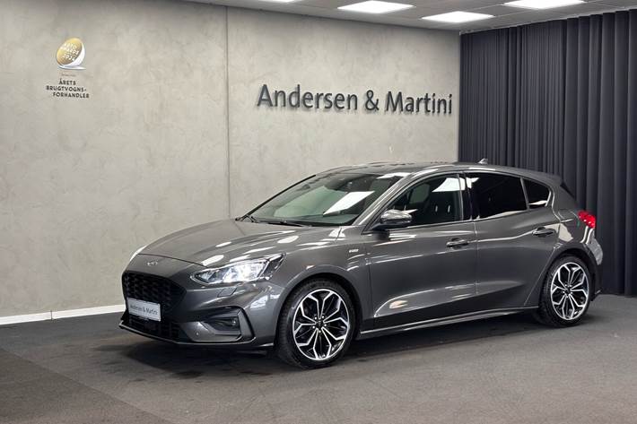 Grå Ford Focus fra 2019