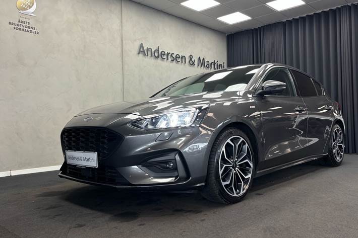 Grå Ford Focus fra 2019