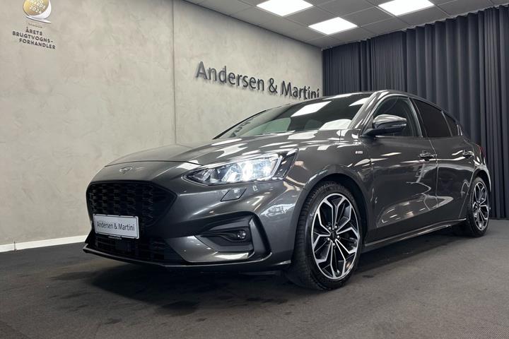 Grå Ford Focus fra 2019