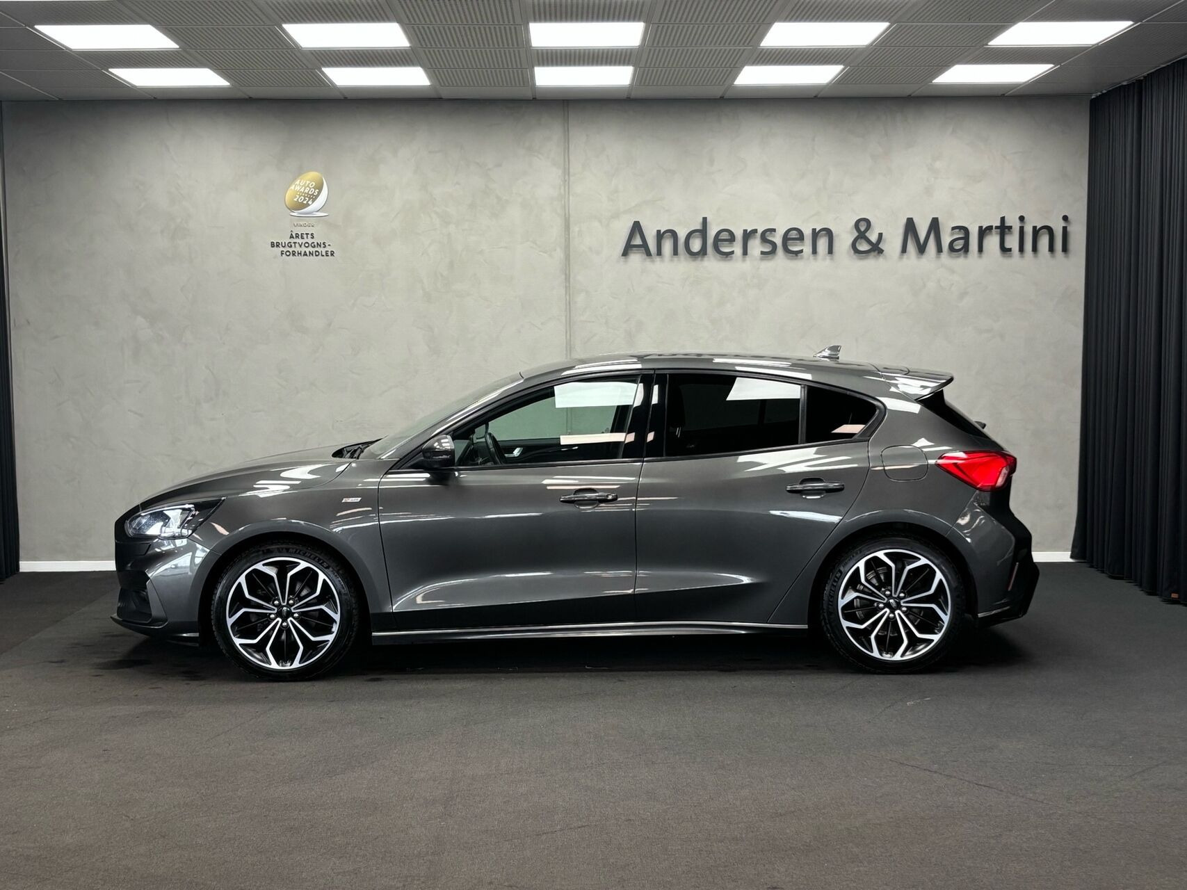 Grå Ford Focus fra 2019