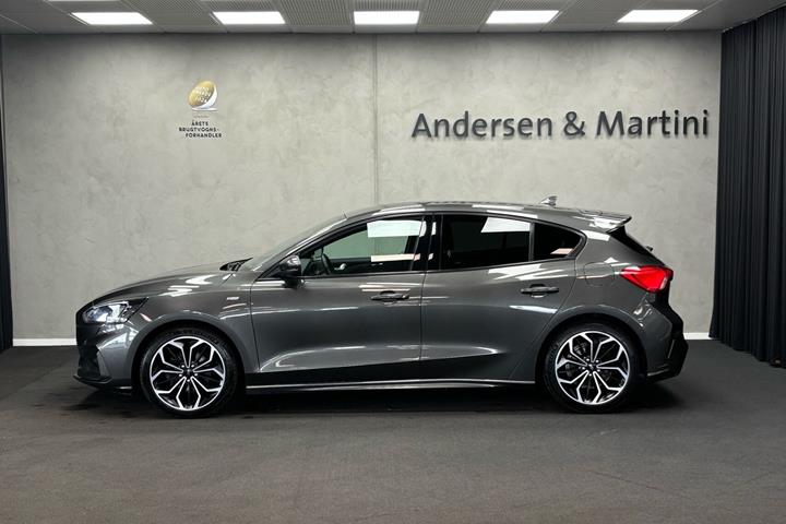 Grå Ford Focus fra 2019