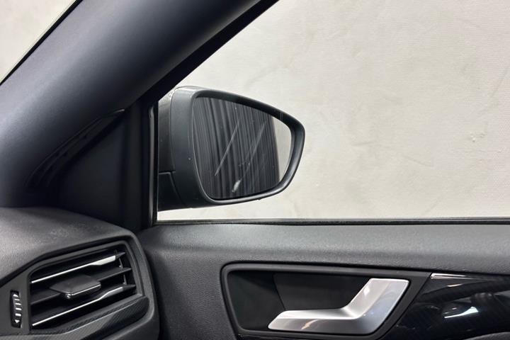 Grå Ford Focus fra 2019