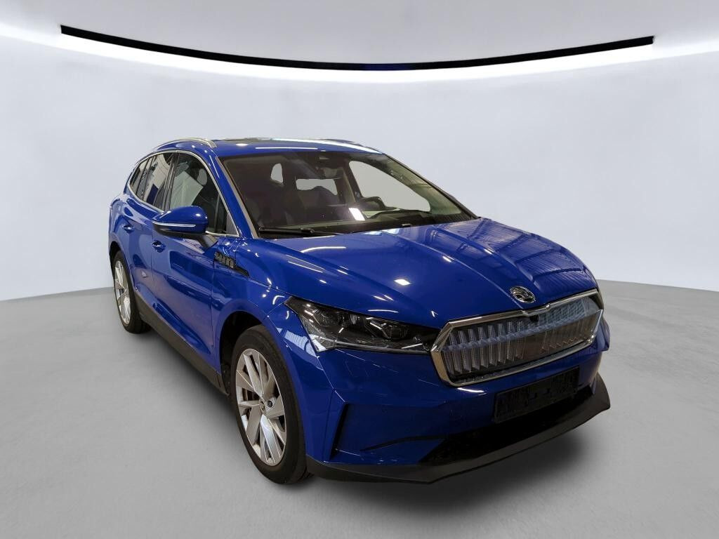 Blå Skoda Enyaq fra 2024