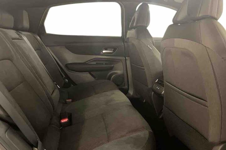 Sort Nissan Ariya fra 2026