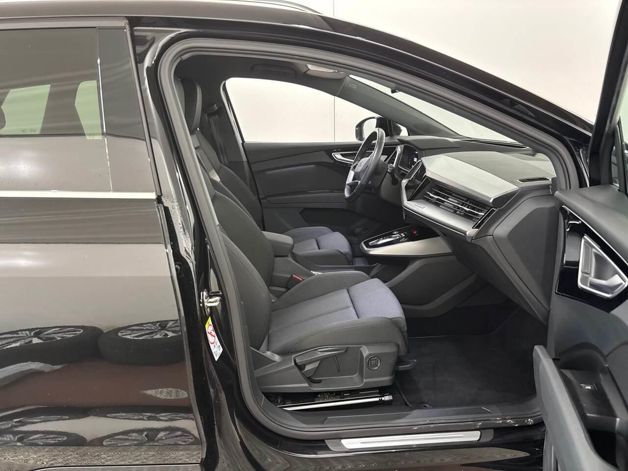 Sort Audi Q4 fra 2023