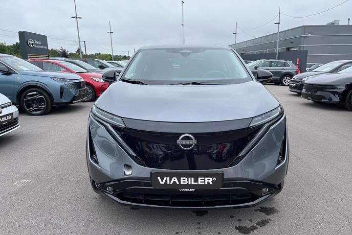Grå Nissan Ariya fra 2026